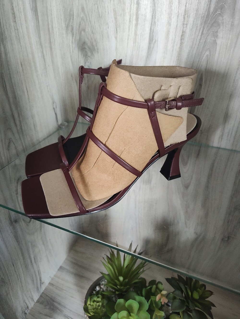 Marc Fisher Women's Strappy T-Strap High Heel Sandal - Brown Burgundy SZ 8 New